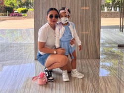 Mutia Ayu Akhirnya Perlihatkan Wajah Anak Glenn Fredly