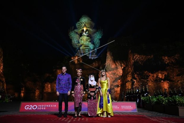 n Gaya elegant para Ibu Negara di KTT G20