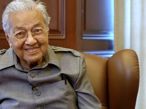 Di Usia 97 Tahun, Mahathir Akan Maju Lagi dalam Pemilu Malaysia Di Usia 97 Tahun, Mahathir Akan Maju Lagi dalam Pemilu Malaysia