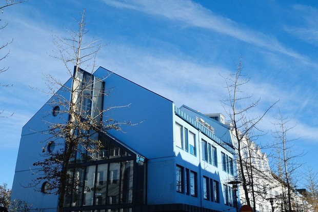 Potret fotografi Hwang Min Hyun/ Foto: instagram.com/optimus_sisun Potret fotografi Hwang Min Hyun