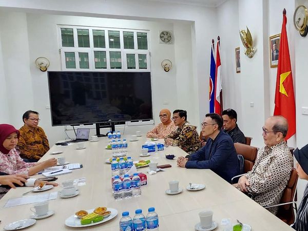REI DKI Kunjungi Vietnam, Ada Apa?