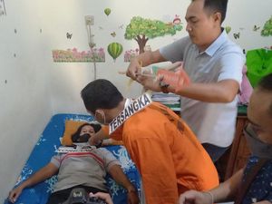 19 Adegan Diperagakan saat Rekonstruksi Suami Bunuh Istri di Buleleng 19 Adegan Diperagakan saat Rekonstruksi Suami Bunuh Istri di Buleleng