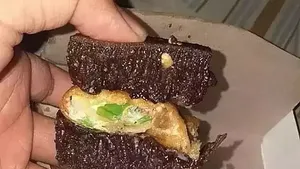 10 Netizen Ini Temukan Martabak dengan Topping Nyeleneh