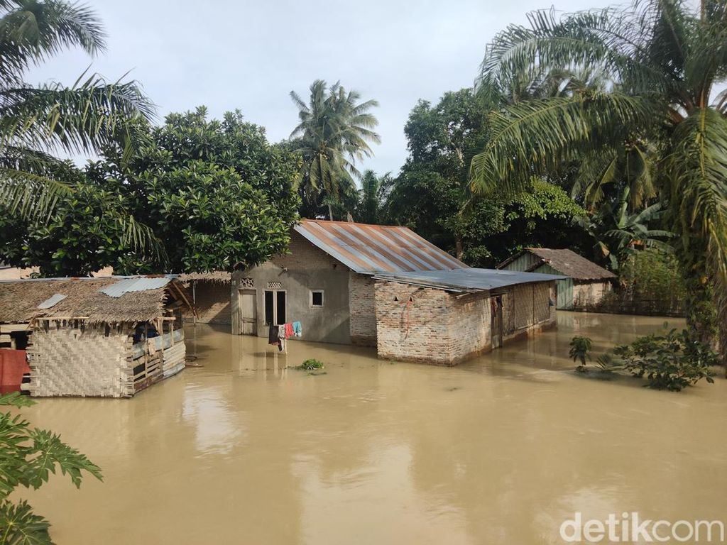 Cerita Sedih Korban Banjir di Batu Bara, Gagal Panen-Rumah Tenggelam