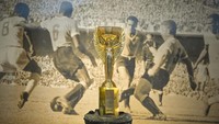 Kemudian Replika asli Piala Jules Rimet tahun 1930 yang dimenangkan oleh Uruguay pada kejuaraan tahun 1930 yang dimainkan di Stadion Centenario.