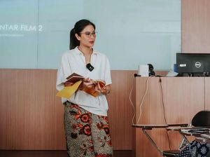 Dian Sastro Jadi Dosen Tamu di UI, Mahasiswa Auto Semangat