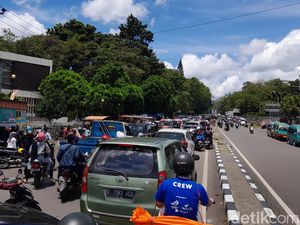 Kemacetan Parah di Kawasan Jatinangor Imbas Uji Coba Wisata Jans Park
