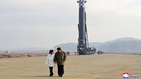 Momen Kim Jong-Un Ajak Putrinya Nonton Peluncuran Rudal Antarbenua