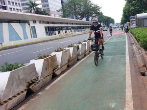 B2W: Jalur Sepeda Bukan Soal Besar Kecil tapi Keamanan-Kenyamanan B2W: Jalur Sepeda Bukan Soal Besar Kecil tapi Keamanan-Kenyamanan