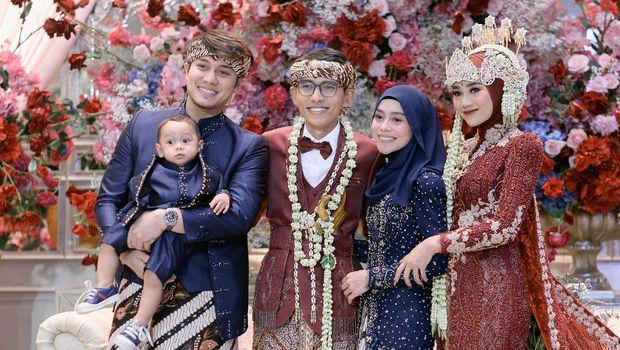 Lesti Kejora dan Rizky Billar dipernikahan Beni Mulyana.