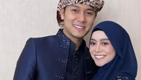 Senyum Lesti Kejora dan Rizky Billar di Pernikahan Kakak