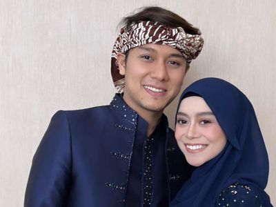 Senyum Lesti Kejora dan Rizky Billar di Pernikahan Kakak