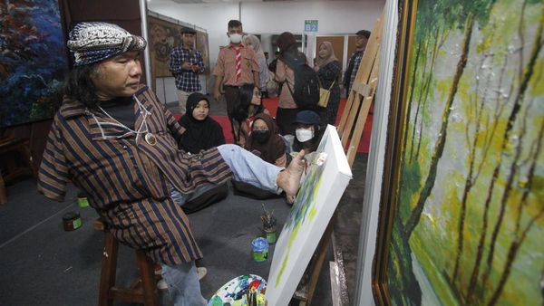 Melihat Pameran Seni Lukis Indonesia di Surabaya