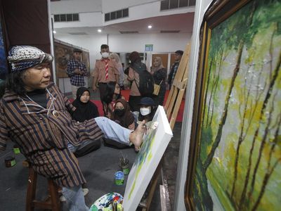 Melihat Pameran Seni Lukis Indonesia di Surabaya