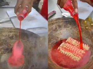 Racikan Mie Instan Campur Minuman Stroberi, Kayak Apa Rasanya? Racikan Mie Instan Campur Minuman Stroberi, Kayak Apa Rasanya?