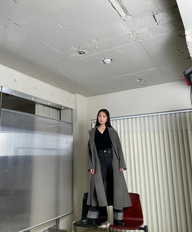 High waist dan blazer ala selebriti korea.