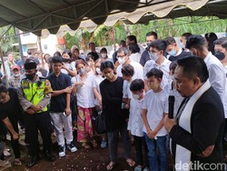 Suasana Haru Iringi Pemakaman Aktor Senior Rudy Salam di Salatiga