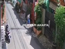 Pria Lecehkan 2 Siswa SD di Cipete Jaksel Terekam CCTV, Polisi Selidiki