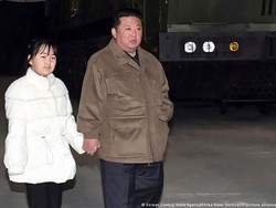 Kemunculan Perdana Putri Kim Jong-Un di Tengah Uji Coba Rudal Antarbenua