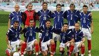 Pada 2003, Yugoslavia berubah nama menjadi Serbia-Montenegro. Dengan nama itu, mereka tampil di Piala Dunia 2006. Mereka kemudian memisahkan diri menjadi dua negara independen, yaitu Serbia dan Montenegro. Foto: Getty Images/Stu Forster