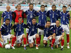 Pada 2003, Yugoslavia berubah nama menjadi Serbia-Montenegro. Dengan nama itu, mereka tampil di Piala Dunia 2006. Mereka kemudian memisahkan diri menjadi dua negara independen, yaitu Serbia dan Montenegro. Foto: Getty Images/Stu Forster