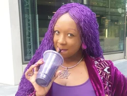 Obsesi dengan Barang Ungu, Wanita Ini Utang Kartu Kredit Rp 650 Juta