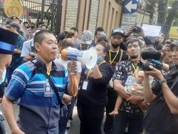 Ayah Korban Tragedi Kanjuruhan ke Mabes Polri: Saya Minta Keadilan!