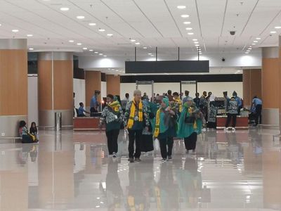 Antusiasme Jemaah Umrah Terbang dari Bandara Kertajati