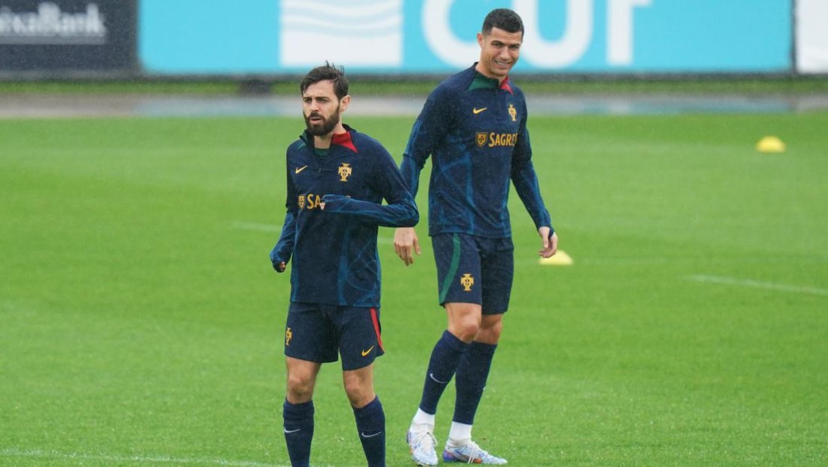 Bernardo Silva malas menanggapi perselisihan Cristiano Ronaldo dengan Manchester United. (Foto: Getty Images/Gualter Fatia)