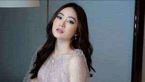 10 Gaya Artis Jadi Bridesmaid yang Curi Perhatian di Pernikahan Sahabat