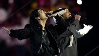 Sebelum lagu Hayya Hayya dimainkan, lebih dulu personel BTS Jeon Jungkook tampil untuk menyanyikan single terbaru sebagai lagu tema Piala Dunia 2022 yang diberi judul Dreamers. AP/Manu Fernandez