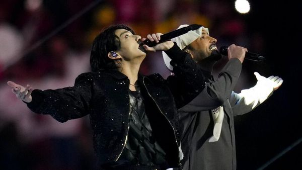 Potret Jungkook BTS Saat Tampil di Pembukaan Piala Dunia 2022