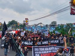 Ribuan Aremania Mulai Turun ke Jalan Desak Usut Tuntas Tragedi Kanjuruhan