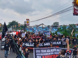 Ribuan Aremania Mulai Turun ke Jalan Desak Usut Tuntas Tragedi Kanjuruhan