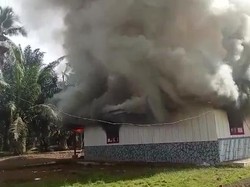 Ratusan Polisi Disiagakan Usai Kantor Perkebunan di Lampung Dibakar