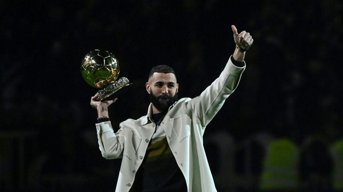 Karim Benzema absen di Piala Dunia 2022 (Foto: AFP via Getty Images/OLIVIER CHASSIGNOLE)