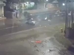 Diduga Lampu Penerangan Minim, 2 Pelajar Kediri Tewas Tabrak Truk Berhenti