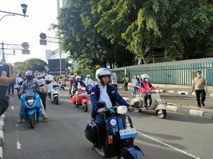 Menhub hingga Pj Gubernur DKI Sunmori Naik Motor Listrik ke Bundaran HI Menhub hingga Pj Gubernur DKI Sunmori Naik Motor Listrik ke Bundaran HI