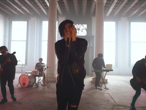 Sukses Kolaborasi dengan Celine Evangelista, Kevin Diaz Debut dengan Native Hearts