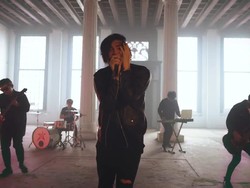 Sukses Kolaborasi dengan Celine Evangelista, Kevin Diaz Debut dengan Native Hearts