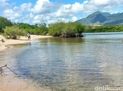 Eksotisme Pantai Si Rondo Situbondo yang Bikin Jatuh Hati