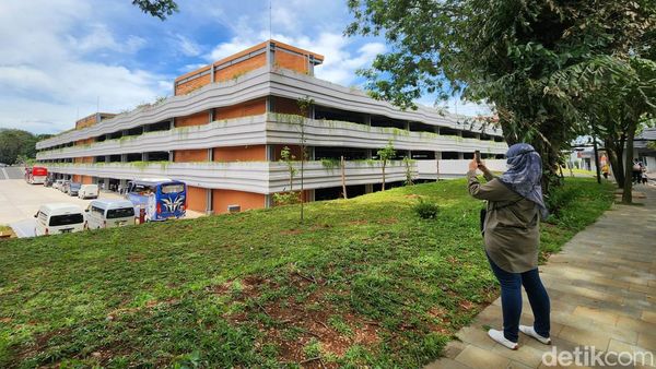 Penampakan Gedung Parkir Terpusat yang Bikin TMII Adem
