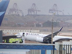 Selamat dari Tabrakan Pesawat, Foto Selfie Penumpang Dihujani Kritik