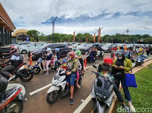 Antrean Panjang Wisatawan Mengular di Uji Coba Pembukaan TMII