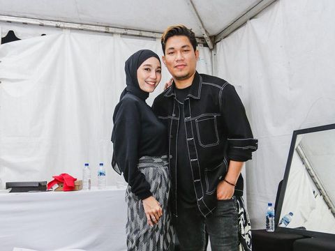 Rizal Armada dan Istri