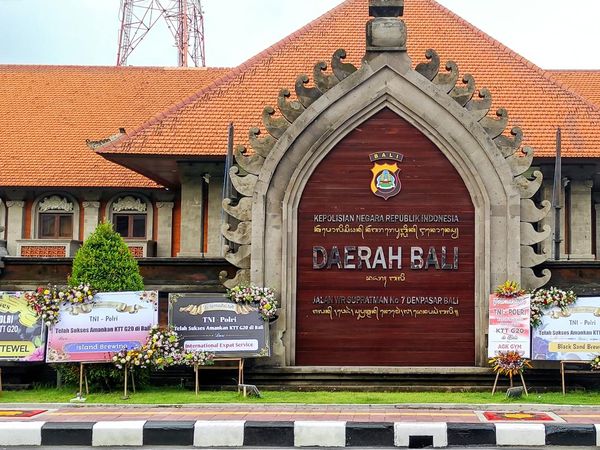Karangan Bunga Ucapan Selamat Banjiri Polda Bali Usai KTT G20