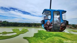 Sensasi Naik Kereta Gantung di TMII Usai Renovasi