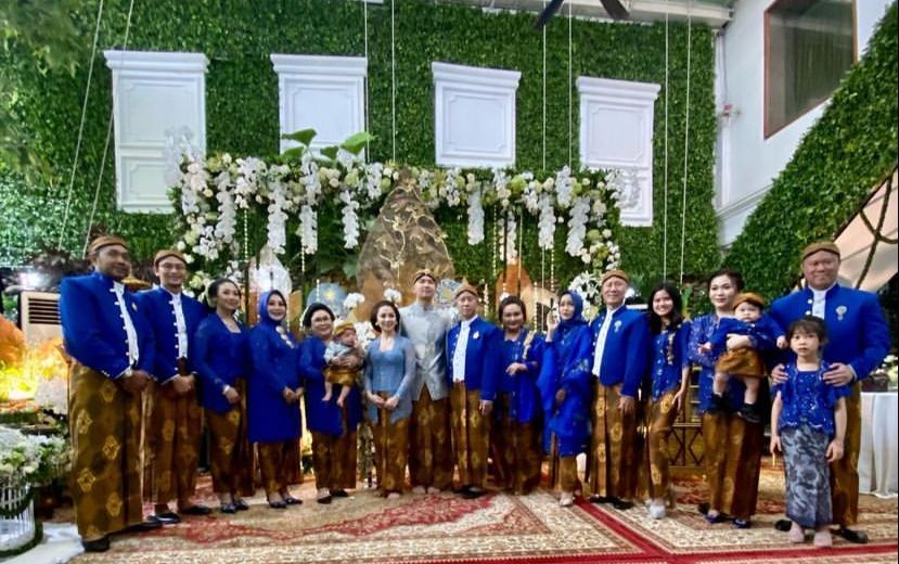 Acara Tedak Siten Baby Izz Anak Nikita Willy & Indra Priawan Acara Tedak Siten Baby Izz Anak Nikita Willy & Indra Priawan