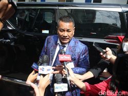 Hotman Paris Bawa Kabar Duka Penyebab Tak Bisa Hadiri Pernikahan Kaesang-Erina