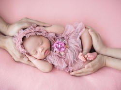 100 Nama Bayi Perempuan Islami Jawa dan Artinya yang Penuh Makna